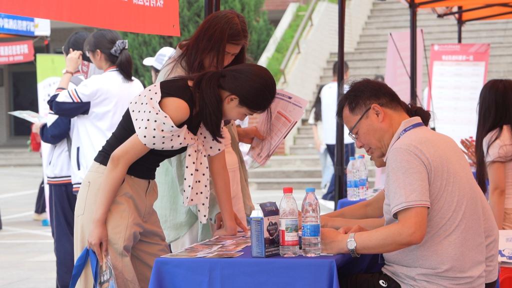 银鹰体育下载新人权益